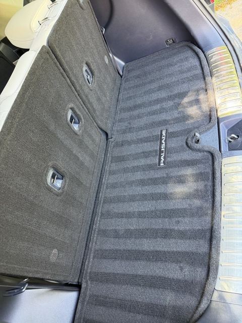 Hyundai Palisade cargo area with the carpet and mat deep cleaned